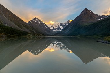 Akkem göl ve dağ huso 