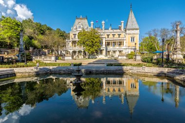 Massandra palace Crimea'da heykelleri ile