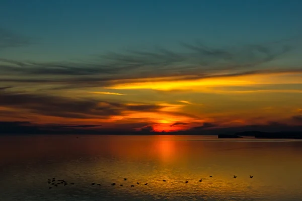 Salida del sol sobre el lago Baikal — Foto de Stock