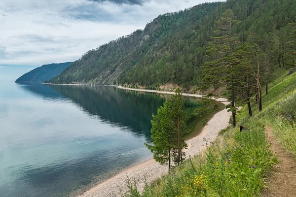 Groot Baikal Trail tussen Listvyanka en grote Koty — Stockfoto