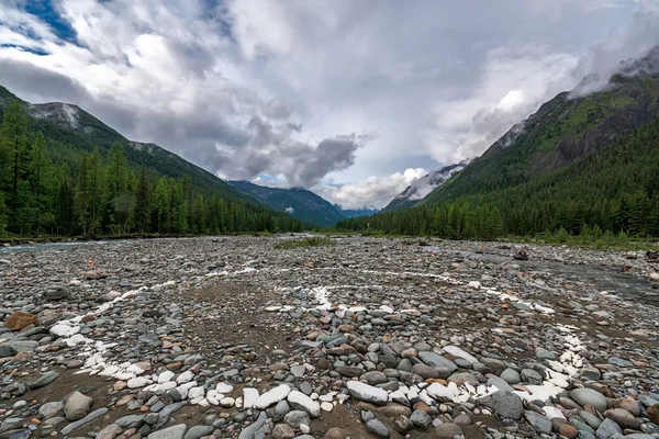 Helipad on Shumak river in Tunka range — Stock Photo, Image