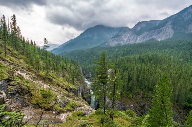 Shumak river canyon tunka aralığında