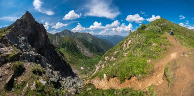 Arshansky Pass, yukarıdan görünüm