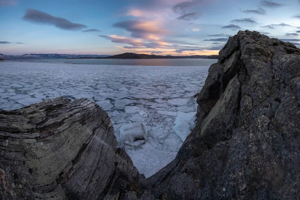 Belle Rocce Sulle Rive Del Lago Baikal — Foto Stock