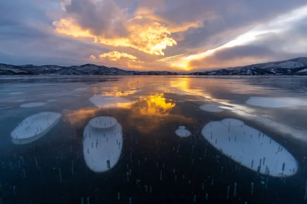 Oranje Zonsondergang Winter Baikal — Stockfoto