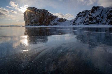 Oltrek Adası 'nın engebeli uçurumları