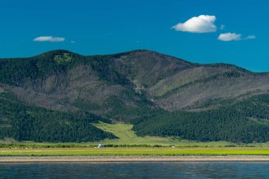 Baykal Gölü kıyısındaki Ortodoks Şapeli