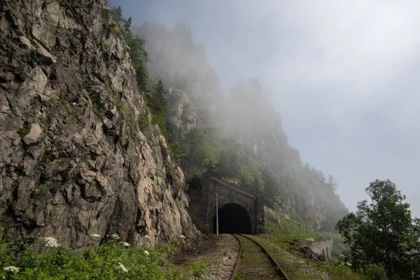 Σήραγγα Στο Circum Baikal Railway Στην Ομίχλη — Φωτογραφία Αρχείου