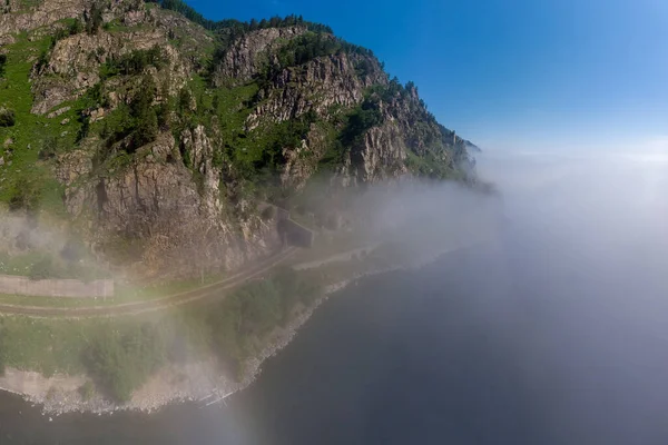 Cape Kirkirey Aan Het Baikalmeer Mist — Stockfoto