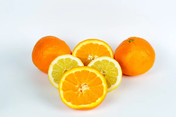 Fruta de laranja suculenta madura rica em vitamina A — Fotografia de Stock