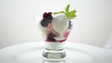 Dondurma yuvarlak yavaş hareket