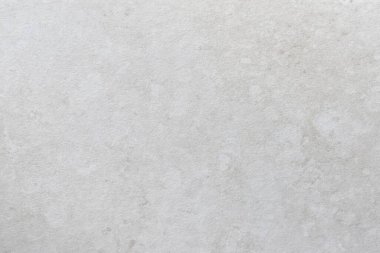 Beyaz aurora bianco HPL atölyesinin yakın görüntüsü hassas dokular ve yumuşak ışık yansımaları ile pürüzsüz bir yüzey sergiliyor