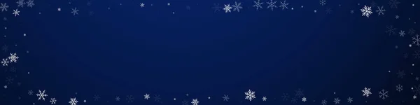 Sparse nevicate sfondo di Natale. Flyin sottile — Vettoriale Stock