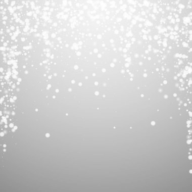 Güzel düşen kar, Noel arkaplanı. İnce uçan kar taneleri ve açık gri arka plandaki yıldızlar. Takdire şayan kış gümüşü kar tanesi şablonu örtüyor. Kendinden geçmiş vektör çizimi.
