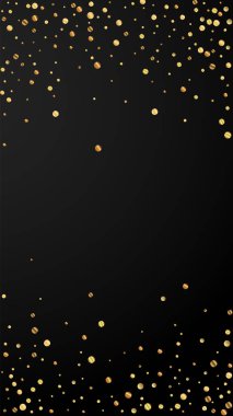 Şenlikli enfes konfeti. Kutlama yıldızları. Siyah arka planda nadir bulunan altın konfetileri. Güzel görünümlü bir şablon. Dikey vektör arkaplanı.
