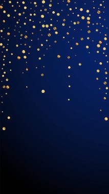 Şenlikli mükemmel konfeti. Kutlama yıldızları. Koyu mavi arka planda nadir bulunan altın konfetileri. Muhteşem şablon şablonu. Dikey vektör arkaplanı.