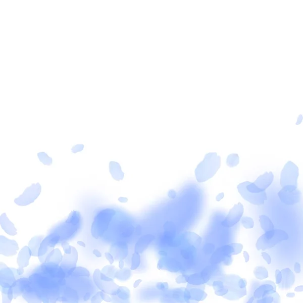 濃い青の花の花弁が落ちてくる クラスロマンチックな花のグラデーション 白い四角形の背景に空飛ぶ花弁 恋愛概念 結婚式の招待状 — ストックベクタ