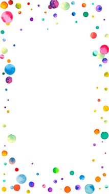 Beyaz arka planda suluboya konfeti. Çekici gökkuşağı renkli noktalar. Mutlu kutlamalar yüksek renkli parlak kart. Klasik el boyaması konfeti..