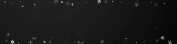 雪のクリスマスの背景を麻痺させます 黒の背景に小さな飛行雪のフレークと星 奇妙な冬の銀の雪の結晶オーバーレイテンプレート 磁気パノラマ図 — ストックベクタ