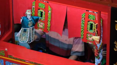 Wayang Potehi Çin kökenli bir Çin kuklası türüdür. Bu sanat geçmişte etnik Çinli göçebeler tarafından getirildi ve bir tür geleneksel Endonezya haline geldi. Jakarta, 8 Şubat 2026.