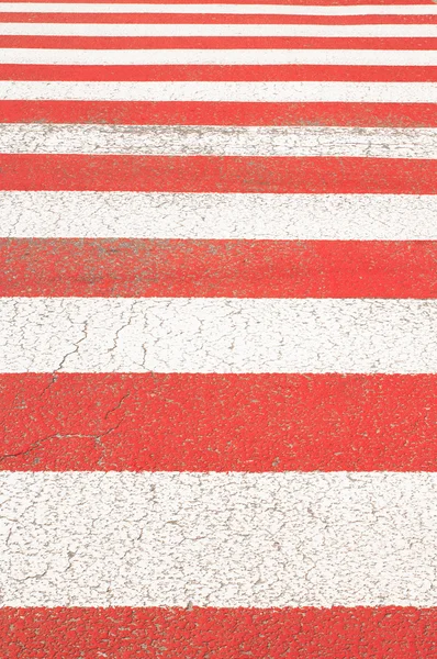 Cruce peatonal rojo y blanco — Foto de Stock