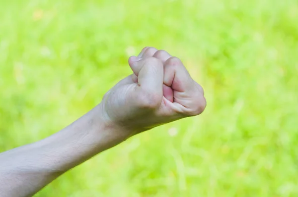 Mano masculina con puño cerrado — Foto de Stock