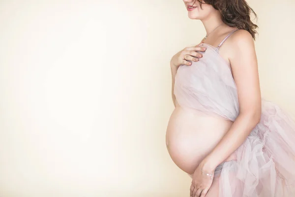 Jonge Aantrekkelijke Zwangere Vrouw Thuis Close Beeld Van Verwacht Vrouwtje — Stockfoto