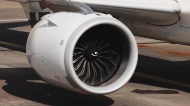 Jet motoru kalkışa hazırlanıyor..