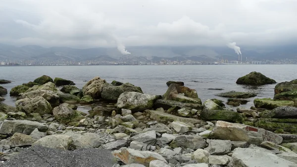 Bağlantı noktası şehir Novorossisk sahil — Stok fotoğraf