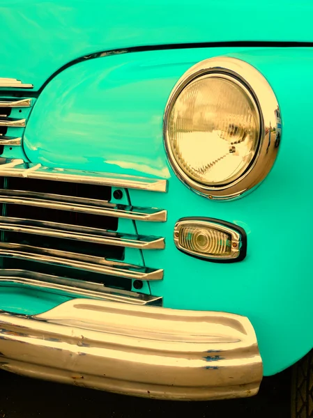 Old retro car on exhibition — Stock Photo, Image