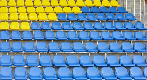 Asientos de estadio vacíos — Foto de Stock