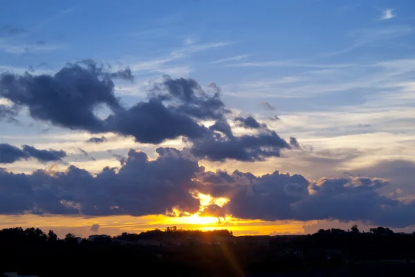 Céu bonito durante o pôr do sol — Fotografia de Stock