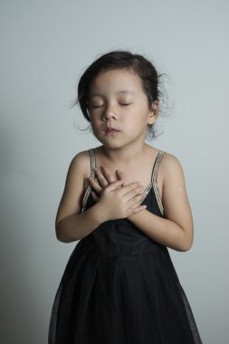 Küçük tatlı Asyalı kız.