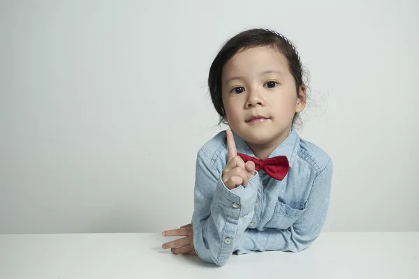 Bonito pouco ásia menina — Fotografia de Stock