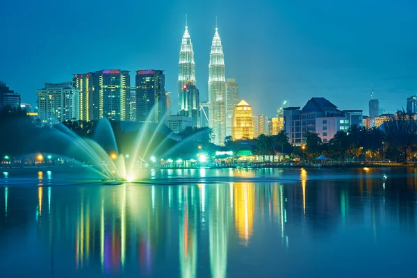 Kuala lumpur city på natten — Stockfoto