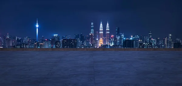 Vista Panorâmica Piso Concreto Vazio Telhado Com Horizonte Cidade Cena — Fotografia de Stock