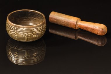 Ahşap ile Tibet kase