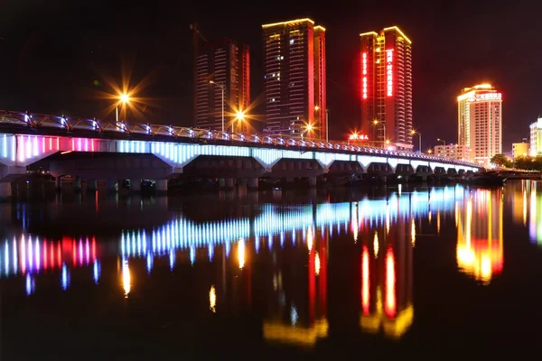 Show de luz e construção de pontes — Fotografia de Stock