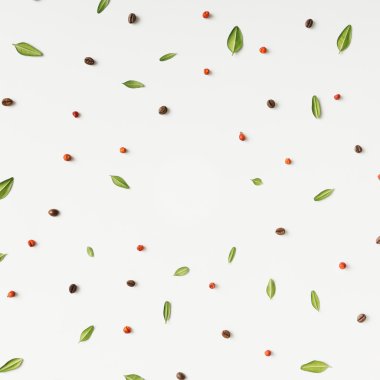 Sabah kahve renkli desen. Düz yatıyordu.