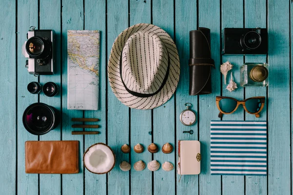 Summer vacation things neatly organised — Stock Photo, Image