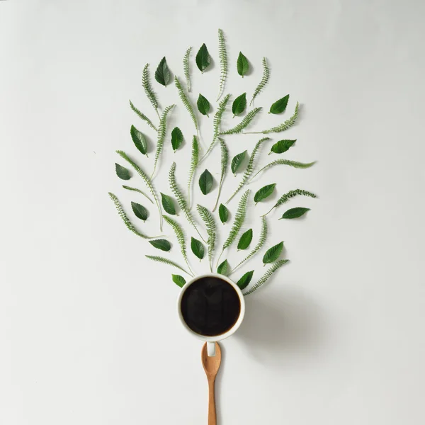 Kaffekopp med blad — Stockfoto