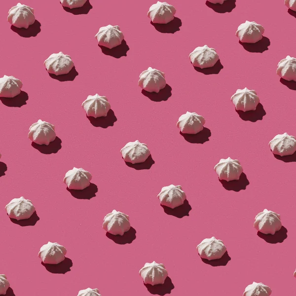 Padrão feito de merengues doces — Fotografia de Stock