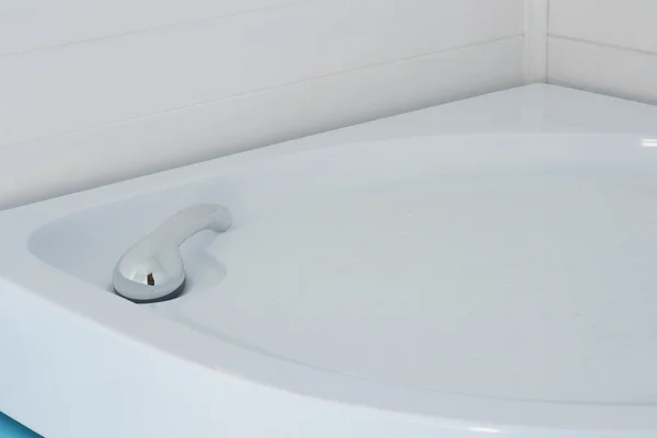 White bath on the floor — Stock Photo, Image