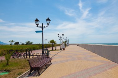 Quay gökyüzüne karşı fener ile