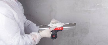 Yazmak ve duvar hizalamak için alanı olan beton duvar