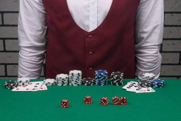 Bellissimo Concetto Chip Poker Panno Verde Fronte Dealer — Foto Stock