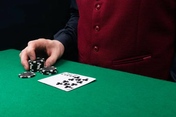 Schwarze Farbe Und Chips Zum Poker Oder Blackjack Spielen Auf — Stockfoto