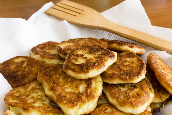 Pompoen pannenkoeken, het voedsel op de plaat — Stockfoto