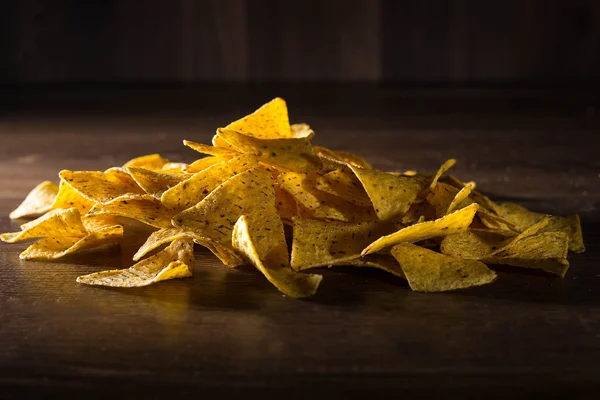 Nachos kısmı koyu arka plan üzerinde