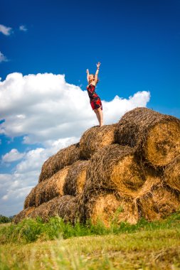 saman, Samanlık, köyden, yuvarlak kız alan 